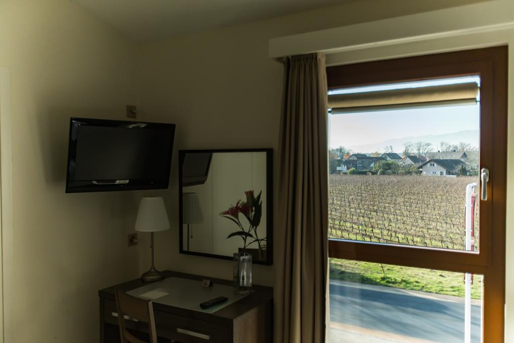 Motel Le Leman Commugny Ngoại thất bức ảnh